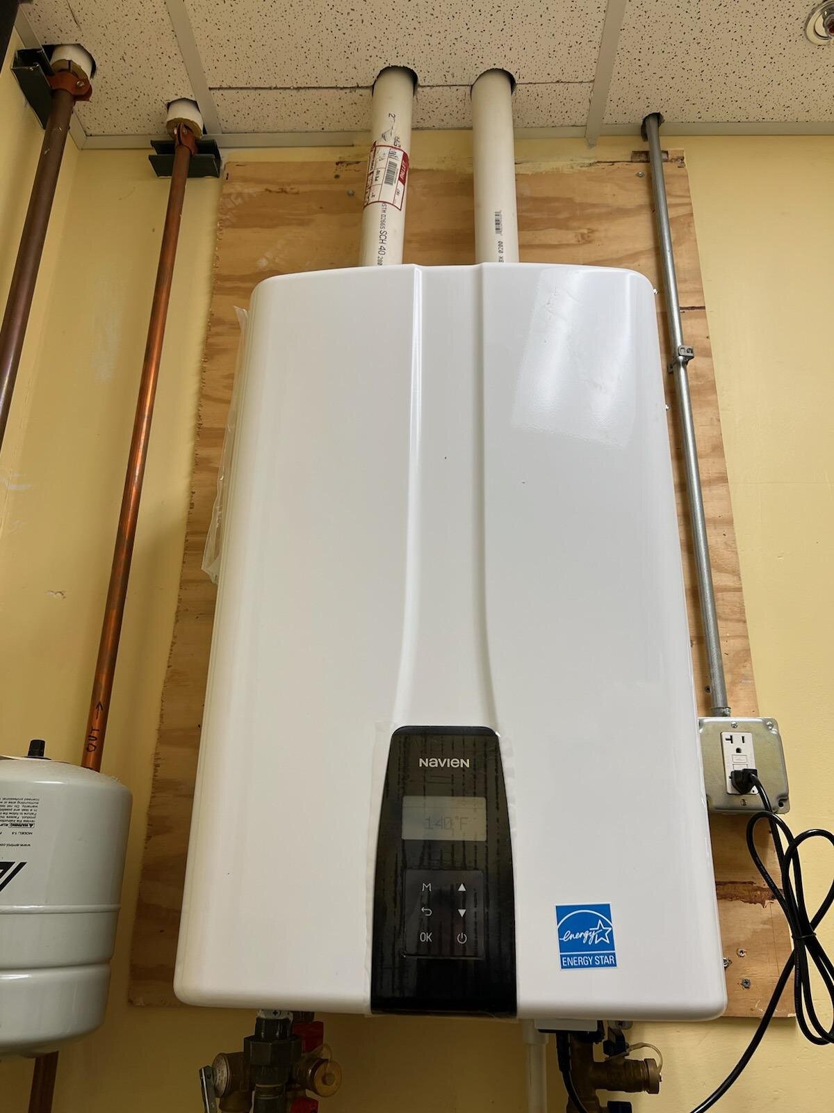 Tankless water heater installation in Southwest Suburbs IL